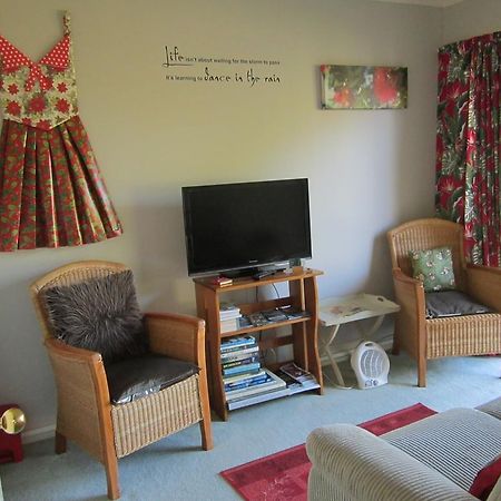Be My Guest Bed & Breakfast New Plymouth Esterno foto