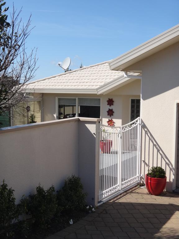 Be My Guest Bed & Breakfast New Plymouth Esterno foto