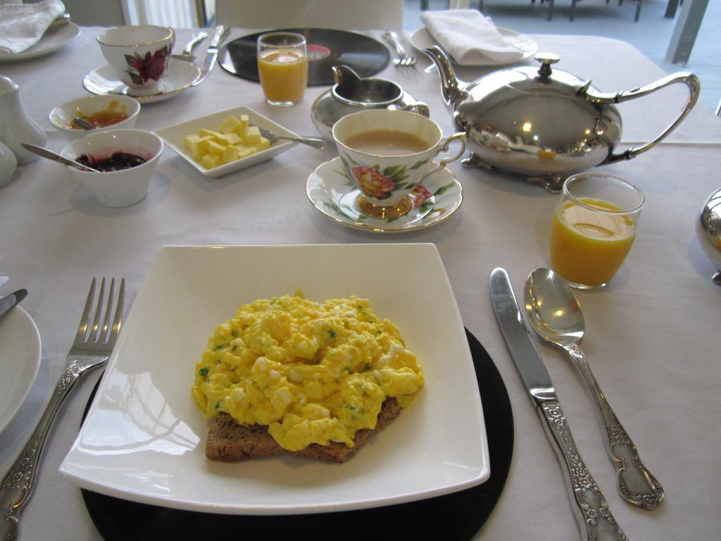 Be My Guest Bed & Breakfast New Plymouth Esterno foto